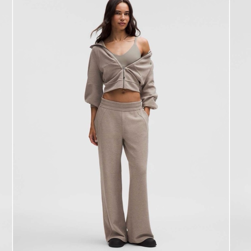 LULULEMON Scuba Midrise Wide Leg Pant Waffle Size Small Heathered warm ash grey